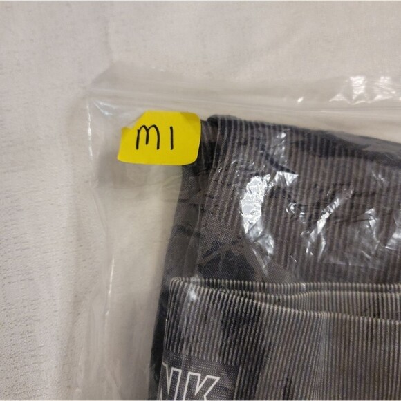 PINK Victoria's Secret Gray Acid Wash Seamless Leggings Size Large - Picture 8 of 8